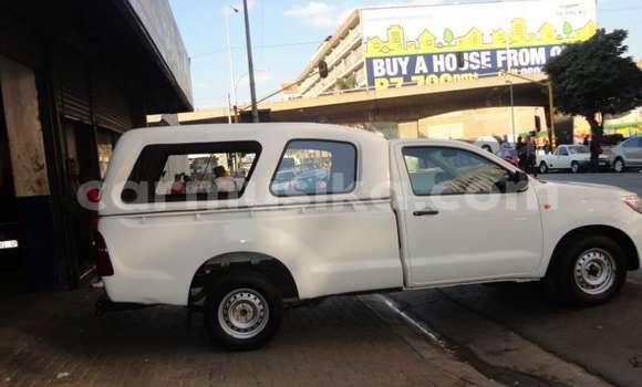 Acheter Occasion Voiture Toyota Hilux Blanc à Beitbridge, Matabeleland South Acheter Occasion Voiture Toyota Hilux Blanc à Beitbridge, Matabeleland South