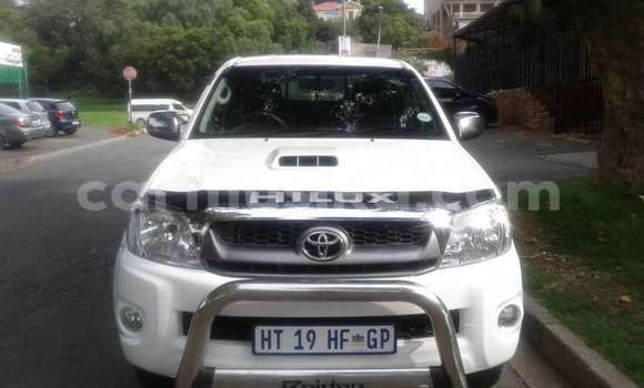 Buy Used Toyota Hilux White Car in Beitbridge in Matabeleland South Buy Used Toyota Hilux White Car in Beitbridge in Matabeleland South