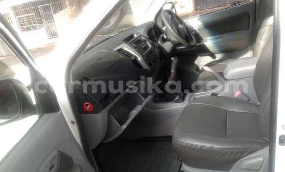 Buy Used Toyota Hilux White Car in Beitbridge in Matabeleland South Buy Used Toyota Hilux White Car in Beitbridge in Matabeleland South