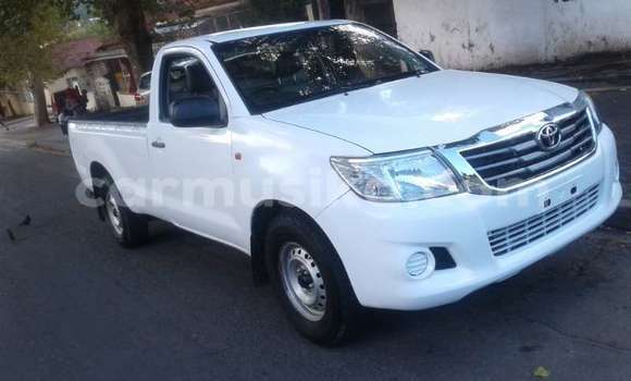 Buy Used Toyota Hilux White Car in Beitbridge in Matabeleland South Buy Used Toyota Hilux White Car in Beitbridge in Matabeleland South