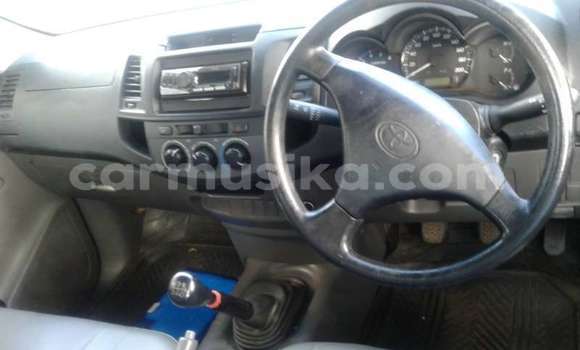 Buy Used Toyota Hilux White Car in Beitbridge in Matabeleland South Buy Used Toyota Hilux White Car in Beitbridge in Matabeleland South