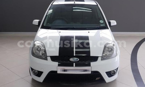 Acheter Occasion Voiture Ford Fiesta Blanc à Beitbridge, Matabeleland South Acheter Occasion Voiture Ford Fiesta Blanc à Beitbridge, Matabeleland South