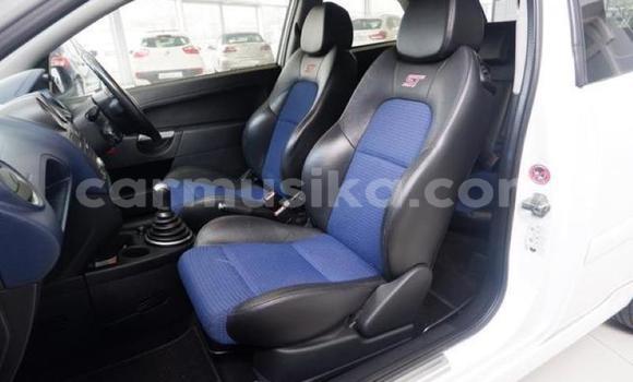 Acheter Occasion Voiture Ford Fiesta Blanc à Beitbridge, Matabeleland South Acheter Occasion Voiture Ford Fiesta Blanc à Beitbridge, Matabeleland South