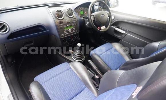 Acheter Occasion Voiture Ford Fiesta Blanc à Beitbridge, Matabeleland South Acheter Occasion Voiture Ford Fiesta Blanc à Beitbridge, Matabeleland South