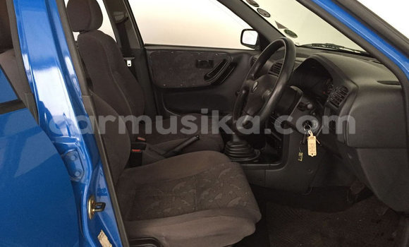 Acheter Occasion Voiture Nissan Sentra Bleu à Beitbridge, Matabeleland South Acheter Occasion Voiture Nissan Sentra Bleu à Beitbridge, Matabeleland South