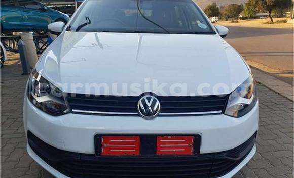 Acheter Occasion Voiture Volkswagen Polo Blanc à Beitbridge, Matabeleland South Acheter Occasion Voiture Volkswagen Polo Blanc à Beitbridge, Matabeleland South