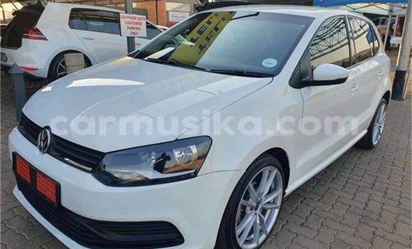 Acheter Occasion Voiture Volkswagen Polo Blanc à Beitbridge, Matabeleland South Acheter Occasion Voiture Volkswagen Polo Blanc à Beitbridge, Matabeleland South