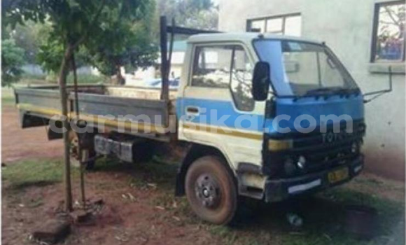 Buy used toyota dyna blue truck in harare in harare - carmusika