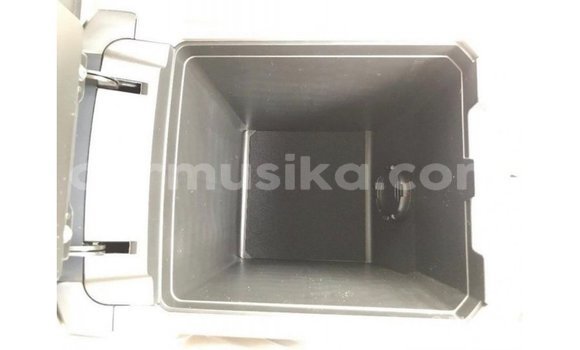 Tenga Imported Toyota Prado Nhema Mota in Import - Dubai in Harare Tenga Imported Toyota Prado Nhema Mota in Import - Dubai in Harare