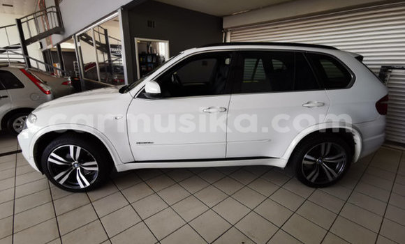 Acheter Occasion Voiture BMW X5 Blanc à Beitbridge, Matabeleland South Acheter Occasion Voiture BMW X5 Blanc à Beitbridge, Matabeleland South