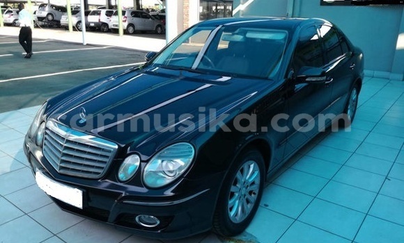 Acheter Occasion Voiture Mercedes‒Benz E–Class Noir à Beitbridge, Matabeleland South Acheter Occasion Voiture Mercedes‒Benz E–Class Noir à Beitbridge, Matabeleland South