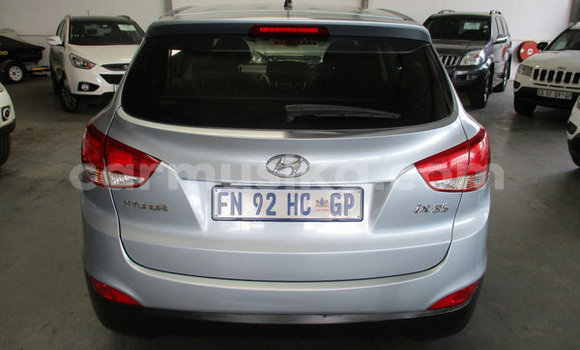 Acheter Occasion Voiture Hyundai ix35 Bleu à Beitbridge, Matabeleland South Acheter Occasion Voiture Hyundai ix35 Bleu à Beitbridge, Matabeleland South