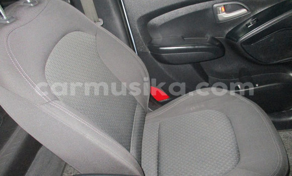 Acheter Occasion Voiture Hyundai ix35 Bleu à Beitbridge, Matabeleland South Acheter Occasion Voiture Hyundai ix35 Bleu à Beitbridge, Matabeleland South