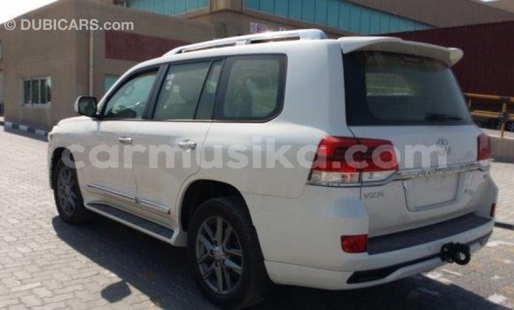 Buy Import Toyota Land Cruiser White Car in Import - Dubai in Harare Buy Import Toyota Land Cruiser White Car in Import - Dubai in Harare