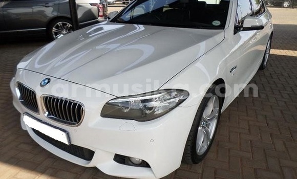 Acheter Occasion Voiture BMW 3–Series Blanc à Beitbridge, Matabeleland South Acheter Occasion Voiture BMW 3–Series Blanc à Beitbridge, Matabeleland South