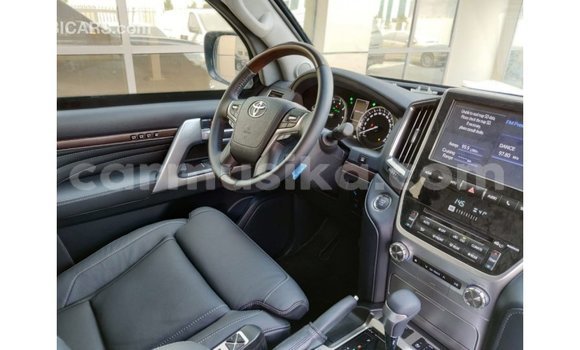 Acheter Import Voiture Toyota Land Cruiser Noir à Import - Dubai, Harare Acheter Import Voiture Toyota Land Cruiser Noir à Import - Dubai, Harare