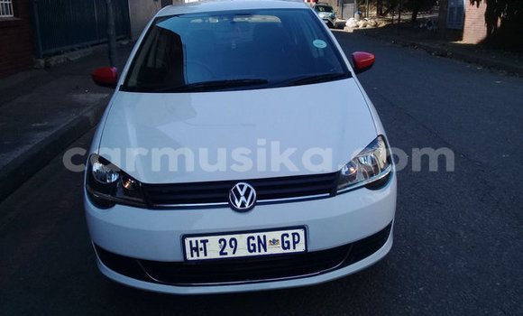 Acheter Occasion Voiture Volkswagen Polo Gris à Beitbridge, Matabeleland South Acheter Occasion Voiture Volkswagen Polo Gris à Beitbridge, Matabeleland South