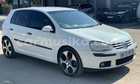 Acheter Occasion Voiture Volkswagen Golf Blanc à Beitbridge, Matabeleland South Acheter Occasion Voiture Volkswagen Golf Blanc à Beitbridge, Matabeleland South
