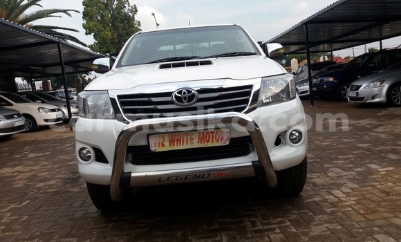 Nunua Ilio tumika Toyota Hilux Nyeupe Gari ndani ya Beitbridge nchini Matabeleland Kusini Nunua Ilio tumika Toyota Hilux Nyeupe Gari ndani ya Beitbridge nchini Matabeleland Kusini