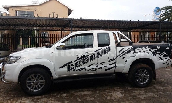 Nunua Ilio tumika Toyota Hilux Nyeupe Gari ndani ya Beitbridge nchini Matabeleland Kusini Nunua Ilio tumika Toyota Hilux Nyeupe Gari ndani ya Beitbridge nchini Matabeleland Kusini