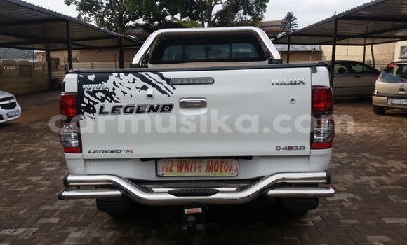Nunua Ilio tumika Toyota Hilux Nyeupe Gari ndani ya Beitbridge nchini Matabeleland Kusini Nunua Ilio tumika Toyota Hilux Nyeupe Gari ndani ya Beitbridge nchini Matabeleland Kusini
