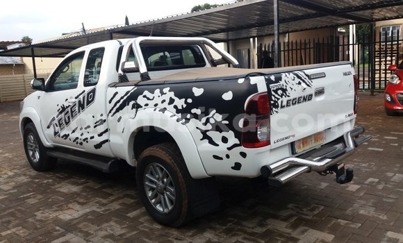 Nunua Ilio tumika Toyota Hilux Nyeupe Gari ndani ya Beitbridge nchini Matabeleland Kusini Nunua Ilio tumika Toyota Hilux Nyeupe Gari ndani ya Beitbridge nchini Matabeleland Kusini