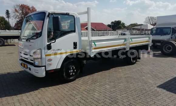 Nunua Ilio tumika Isuzu FTR 850 Nyeupe Lori ndani ya Beitbridge nchini Matabeleland Kusini