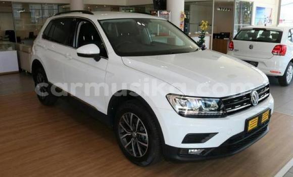Buy Used Volkswagen Tiguan White Car in Beitbridge in Matabeleland South Buy Used Volkswagen Tiguan White Car in Beitbridge in Matabeleland South