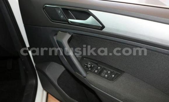 Buy Used Volkswagen Tiguan White Car in Beitbridge in Matabeleland South Buy Used Volkswagen Tiguan White Car in Beitbridge in Matabeleland South