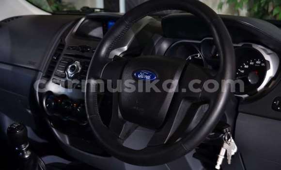 Nunua Ilio tumika Ford Ranger Fedha Gari ndani ya Beitbridge nchini Matabeleland Kusini Nunua Ilio tumika Ford Ranger Fedha Gari ndani ya Beitbridge nchini Matabeleland Kusini