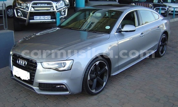 Acheter Occasion Voiture Audi A5 Gris à Beitbridge, Matabeleland South Acheter Occasion Voiture Audi A5 Gris à Beitbridge, Matabeleland South