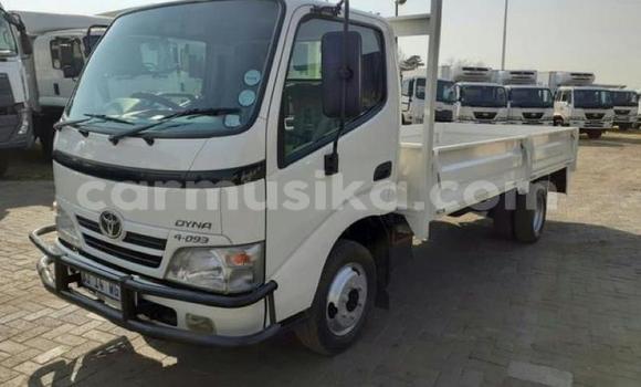Buy Used Toyota Dyna White Truck in Beitbridge in Matabeleland South Buy Used Toyota Dyna White Truck in Beitbridge in Matabeleland South