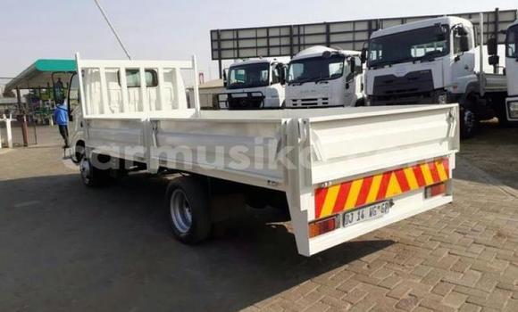 Buy Used Toyota Dyna White Truck in Beitbridge in Matabeleland South Buy Used Toyota Dyna White Truck in Beitbridge in Matabeleland South