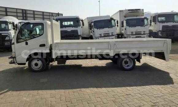 Buy Used Toyota Dyna White Truck in Beitbridge in Matabeleland South Buy Used Toyota Dyna White Truck in Beitbridge in Matabeleland South