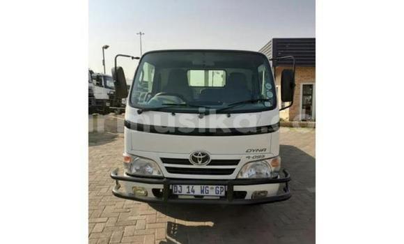 Buy Used Toyota Dyna White Truck in Beitbridge in Matabeleland South Buy Used Toyota Dyna White Truck in Beitbridge in Matabeleland South