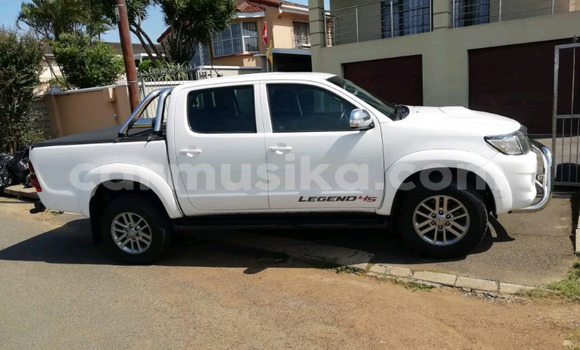 Acheter Occasion Voiture Toyota Hilux Blanc à Beitbridge, Matabeleland South Acheter Occasion Voiture Toyota Hilux Blanc à Beitbridge, Matabeleland South