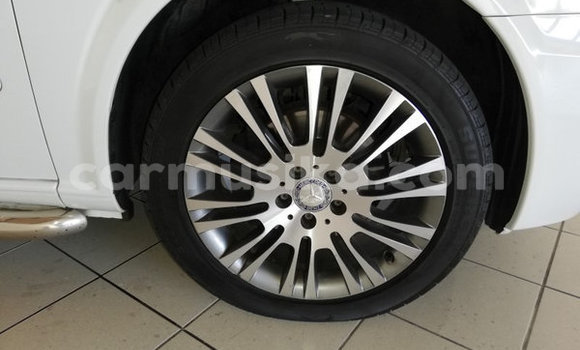 Tenga Tsaru Mercedes‒Benz Viano Chena Mota in Beitbridge in Matabeleland South Tenga Tsaru Mercedes‒Benz Viano Chena Mota in Beitbridge in Matabeleland South