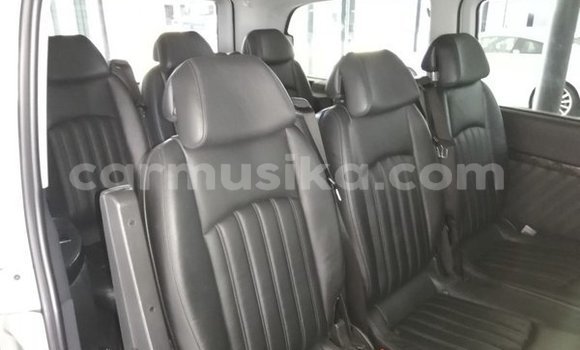 Tenga Tsaru Mercedes‒Benz Viano Chena Mota in Beitbridge in Matabeleland South Tenga Tsaru Mercedes‒Benz Viano Chena Mota in Beitbridge in Matabeleland South