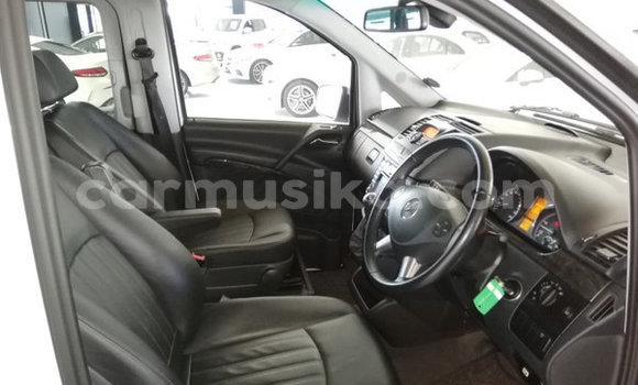 Tenga Tsaru Mercedes‒Benz Viano Chena Mota in Beitbridge in Matabeleland South Tenga Tsaru Mercedes‒Benz Viano Chena Mota in Beitbridge in Matabeleland South