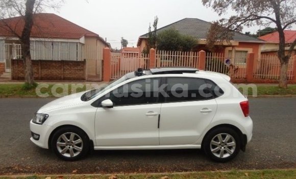 Nunua Ilio tumika Volkswagen Polo Nyeupe Gari ndani ya Beitbridge nchini Matabeleland Kusini Nunua Ilio tumika Volkswagen Polo Nyeupe Gari ndani ya Beitbridge nchini Matabeleland Kusini