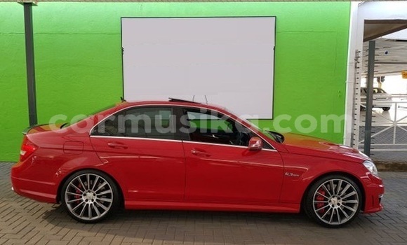 Tenga Tsaru Mercedes‒Benz C-klasse AMG Tsvuku Mota in Harare in Harare Tenga Tsaru Mercedes‒Benz C-klasse AMG Tsvuku Mota in Harare in Harare