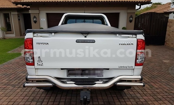 Tenga Tsaru Toyota Hilux Chena Mota in Harare in Harare Tenga Tsaru Toyota Hilux Chena Mota in Harare in Harare