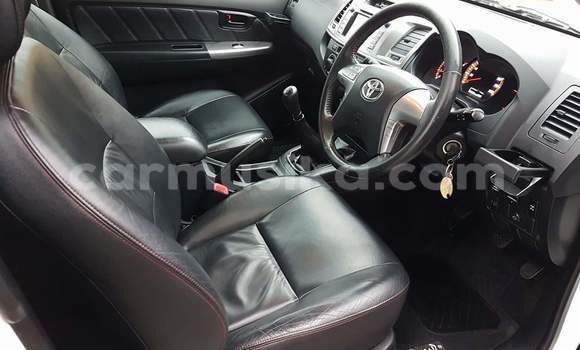 Tenga Tsaru Toyota Hilux Chena Mota in Harare in Harare Tenga Tsaru Toyota Hilux Chena Mota in Harare in Harare