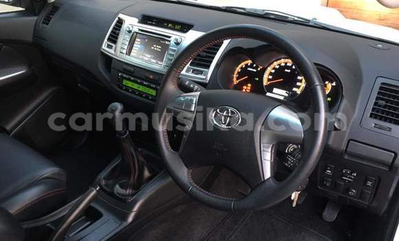 Buy Used Toyota Hilux White Car in Harare in Harare Buy Used Toyota Hilux White Car in Harare in Harare