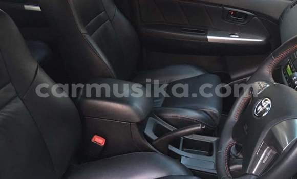 Buy Used Toyota Hilux White Car in Harare in Harare Buy Used Toyota Hilux White Car in Harare in Harare