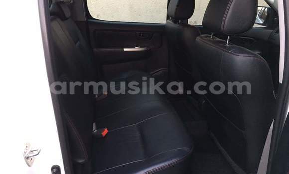 Buy Used Toyota Hilux White Car in Harare in Harare Buy Used Toyota Hilux White Car in Harare in Harare