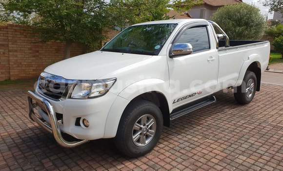 Tenga Tsaru Toyota Hilux Chena Mota in Harare in Harare Tenga Tsaru Toyota Hilux Chena Mota in Harare in Harare
