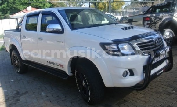 Tenga Tsaru Toyota Hilux Chena Mota in Beitbridge in Matabeleland South Tenga Tsaru Toyota Hilux Chena Mota in Beitbridge in Matabeleland South