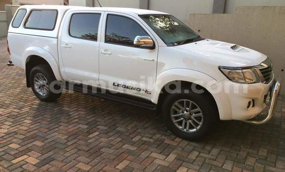 Tenga Tsaru Toyota Hilux Chena Mota in Beitbridge in Matabeleland South Tenga Tsaru Toyota Hilux Chena Mota in Beitbridge in Matabeleland South