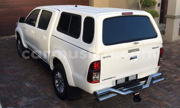 Tenga Tsaru Toyota Hilux Chena Mota in Beitbridge in Matabeleland South Tenga Tsaru Toyota Hilux Chena Mota in Beitbridge in Matabeleland South